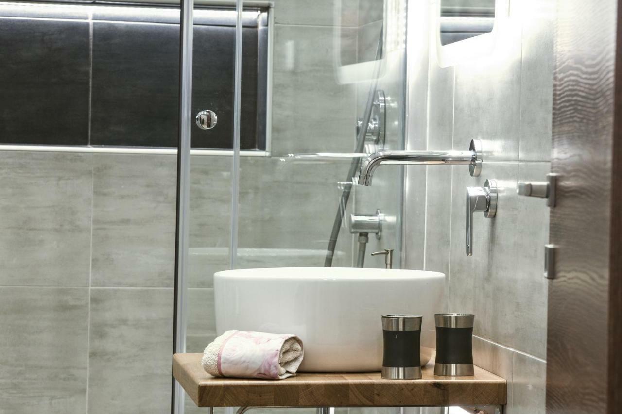 Adell Luxury Apartments Kavála ภายนอก รูปภาพ