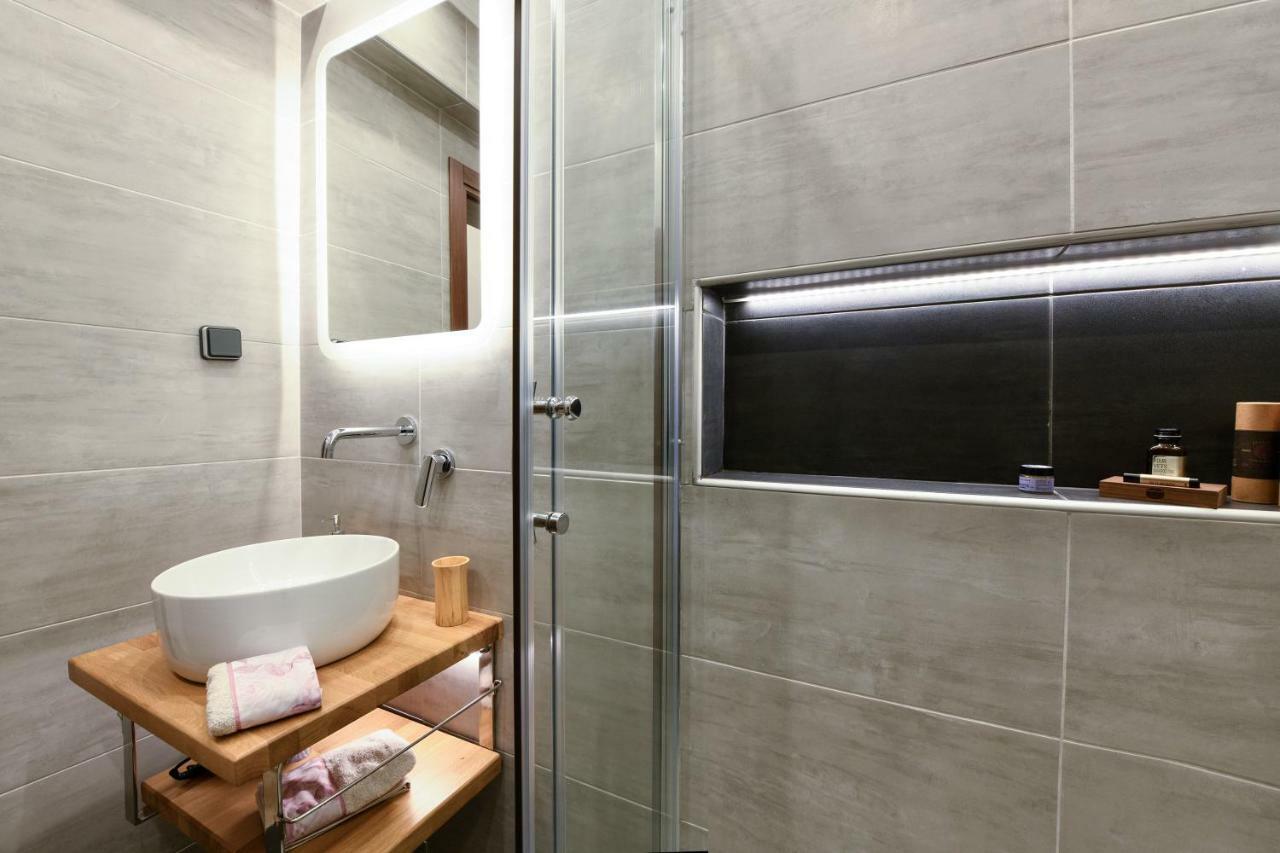 Adell Luxury Apartments Kavála ภายนอก รูปภาพ