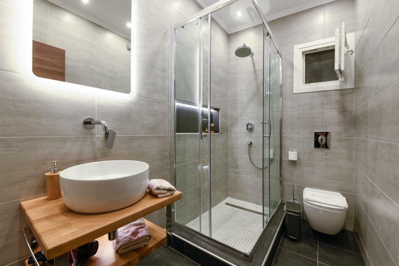 Adell Luxury Apartments Kavála ภายนอก รูปภาพ